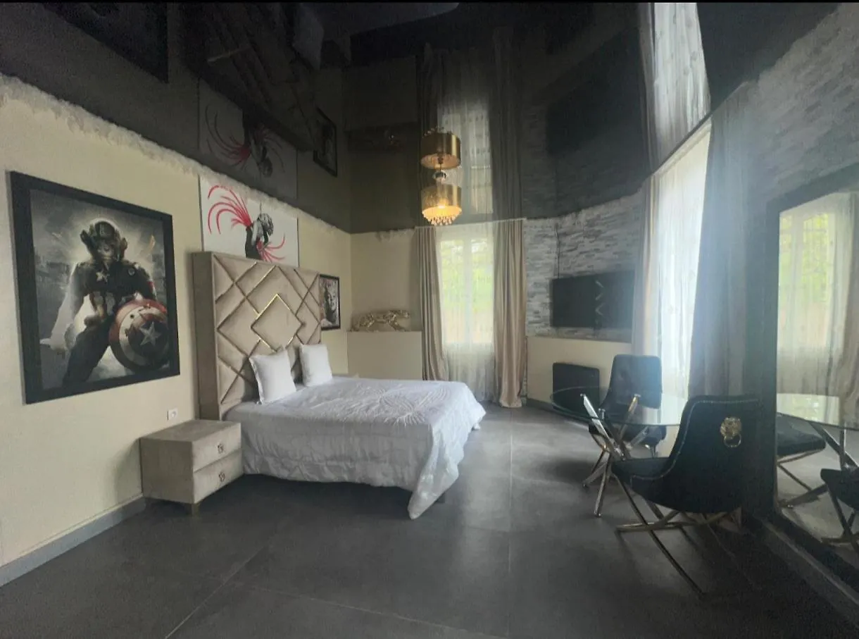 Love hotel Suite Hollywood By Les Spa De Venus Charavines